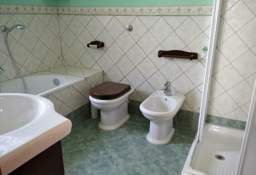 تختخواب و صبحانه Capinera