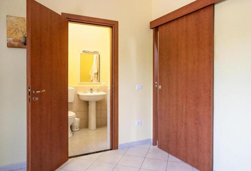 تختخواب و صبحانه Capinera