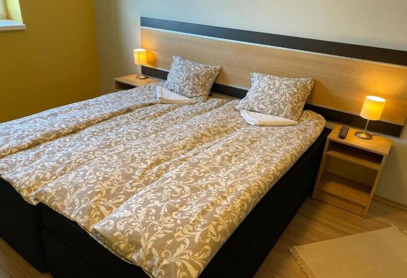 Bed and Breakfast Rómahegy Rendezvényház