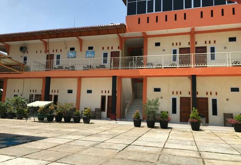 هاستل Penginapan Intan Bandara