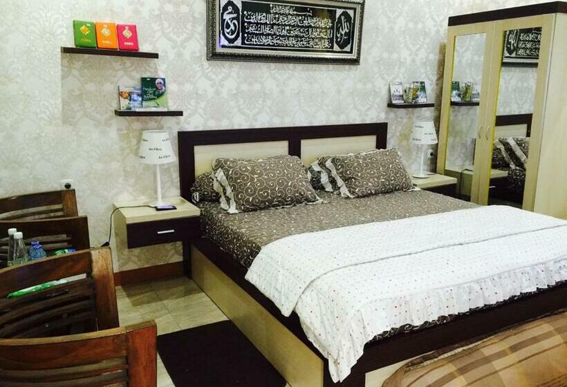 هاستل Penginapan Muslim Yuni Inn