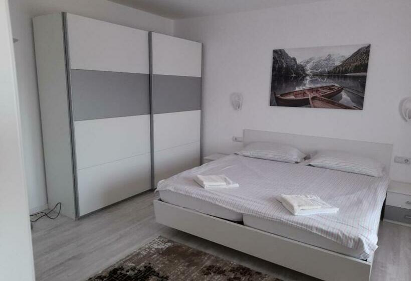 تختخواب و صبحانه Casa Sannicolau