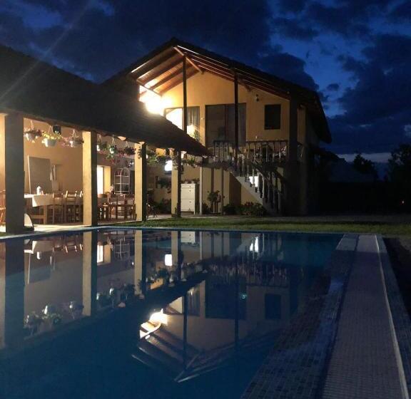 تختخواب و صبحانه Casa Sannicolau