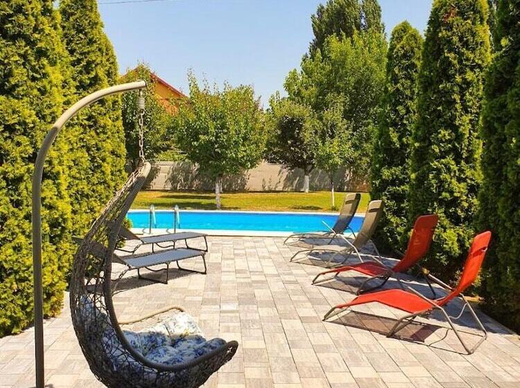 تختخواب و صبحانه Greenwood Residence