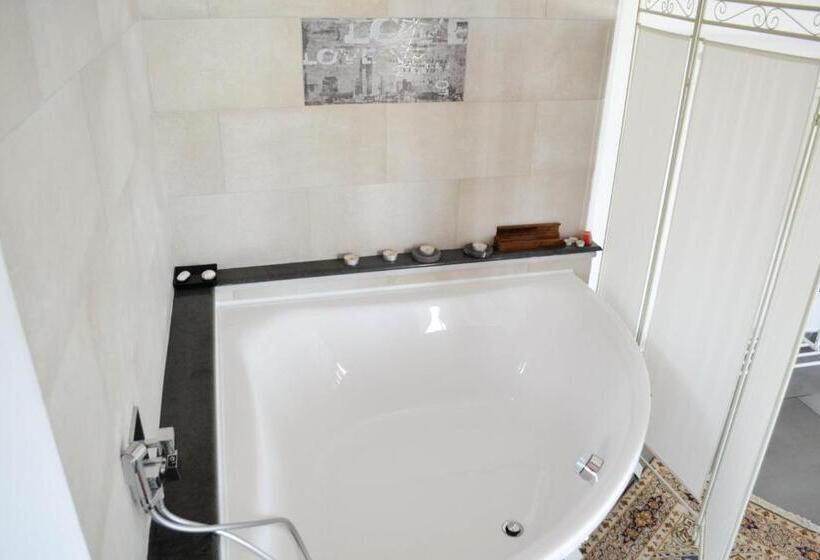 تختخواب و صبحانه Walter