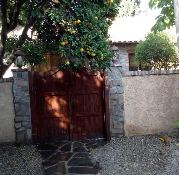بنسيون Under The Tuscan Sun Cottage In West Los Angeles