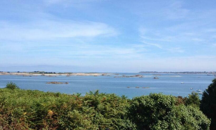 مبيت وإفطار Aux Perderies