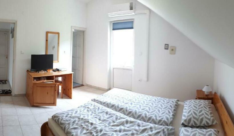 Bed and Breakfast Borkúti Panzió és Apartman