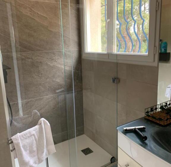 تختخواب و صبحانه Chambres De La Terre Blanche