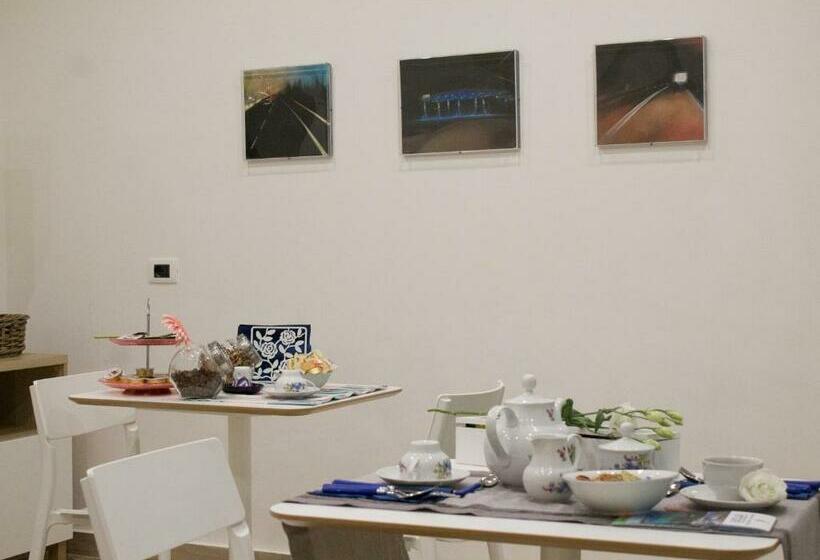 تختخواب و صبحانه Fanà