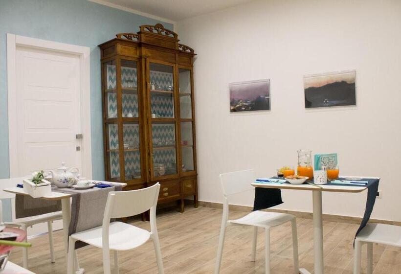 تختخواب و صبحانه Fanà