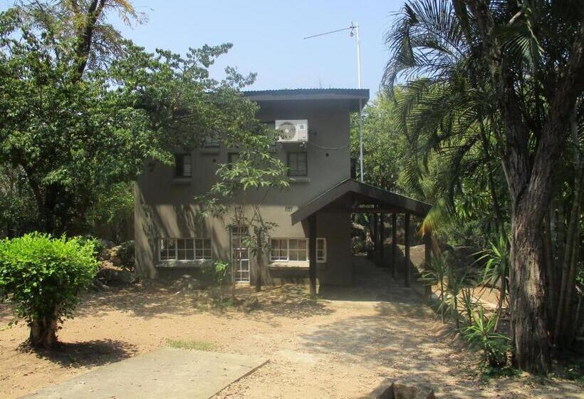 בית מלון כפרי Leopard Tree Retreat