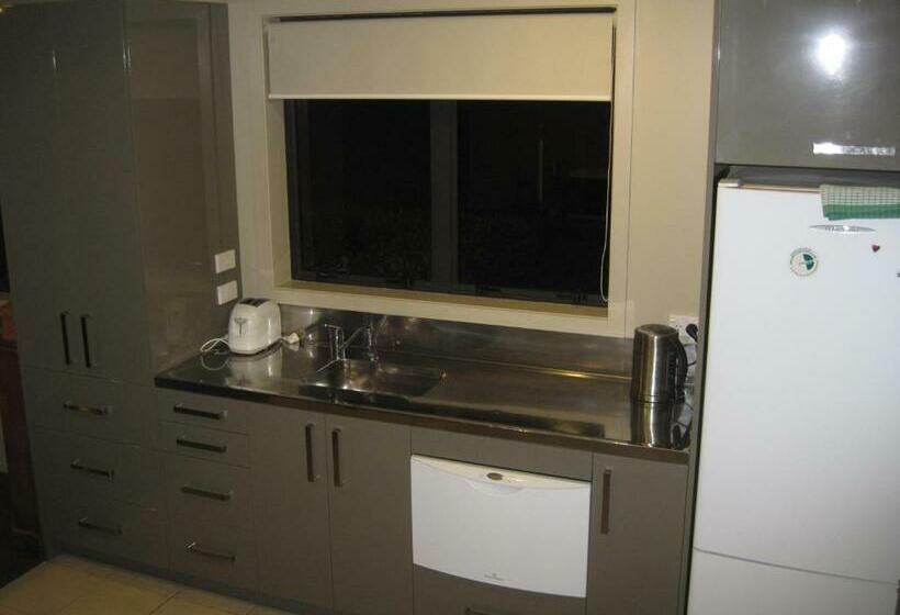 בית מלון כפרי The Loft At Te Kumi Tirohanga