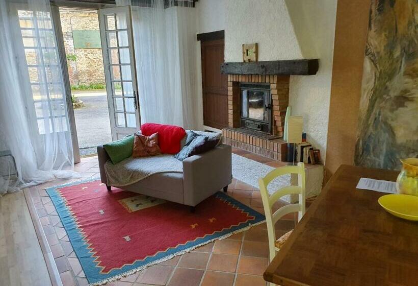 بنسيون Maison Lyre, Pompadour