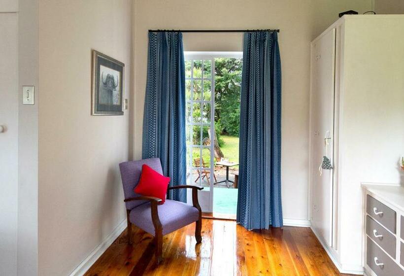 تختخواب و صبحانه Seven Gables