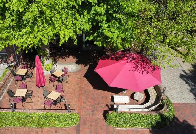 Boutique Hotel Lindenhof, Bed & Breakfast