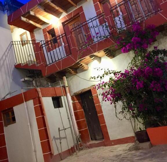 هتل Hacienda Encantada