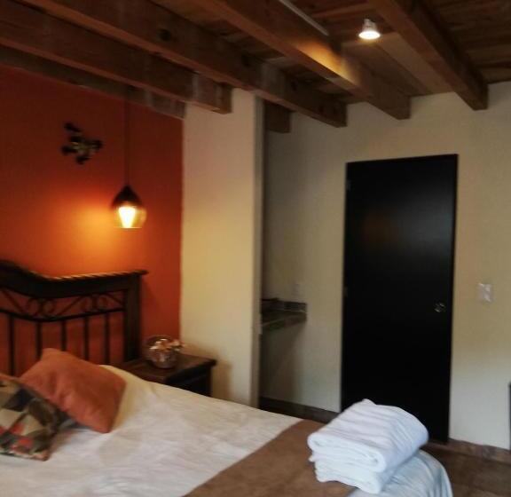 هتل Hacienda Encantada