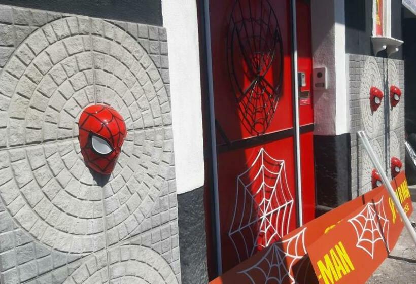 پانسیون Affitto Breve Spider Man House
