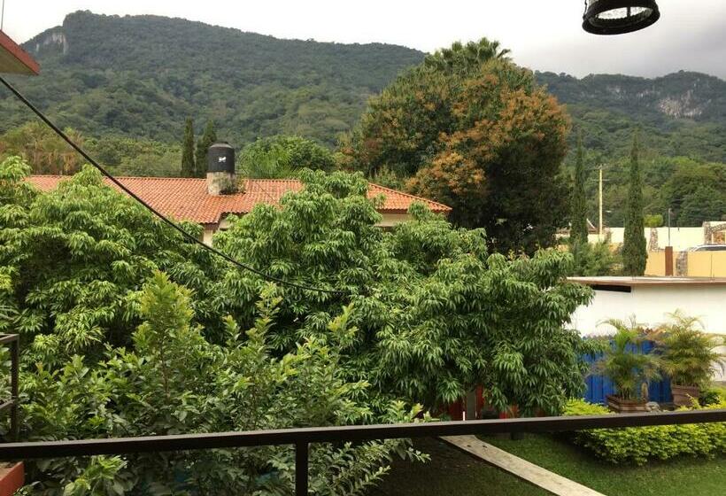 پانسیون Hostal Aquismon