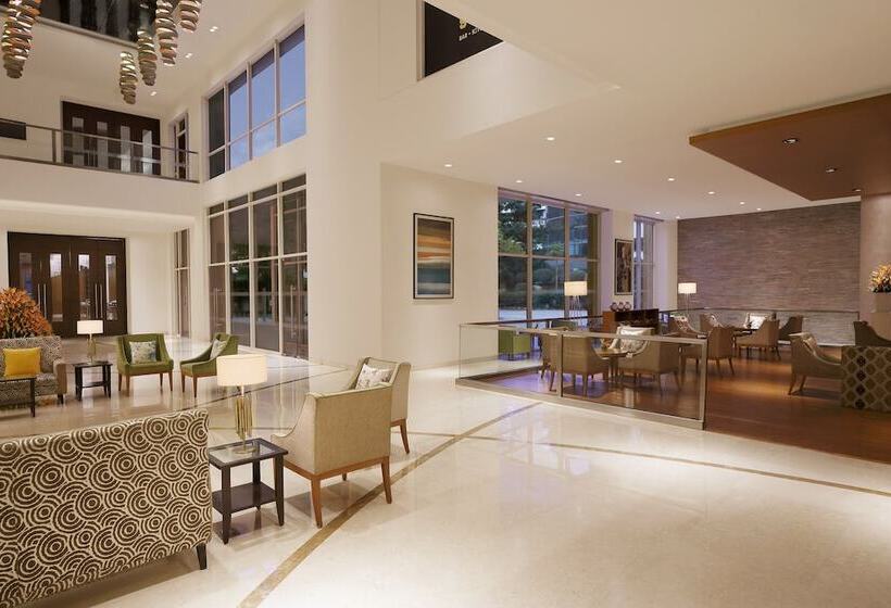 Four Points By Sheraton Hotel And Serviced Apartments Pune