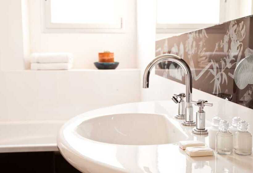 هتل Art Suites & Gallery