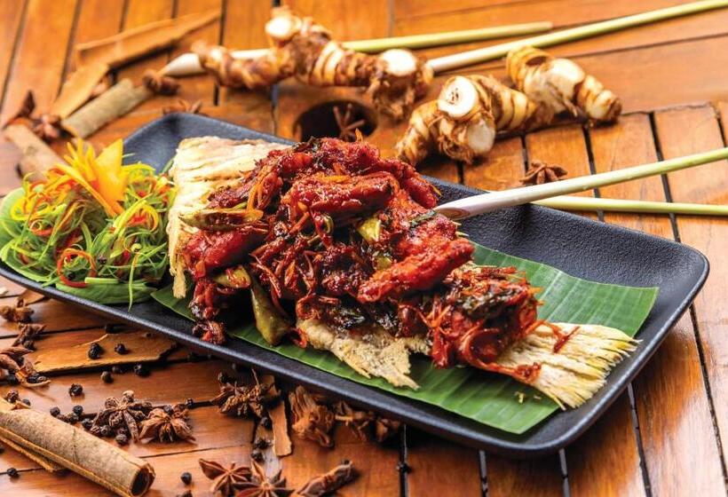 هتل Caravela Beach Resort