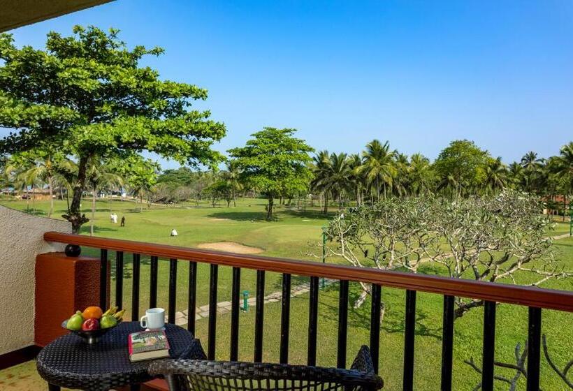 هتل Caravela Beach Resort