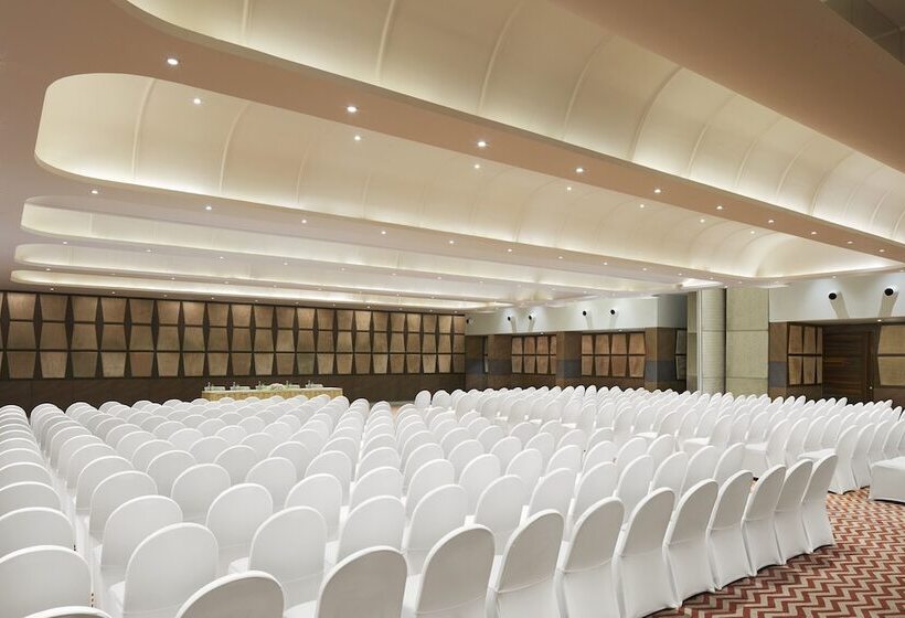 בית מלון כפרי Taj Devi Ratn Resort & Spa, Jaipur