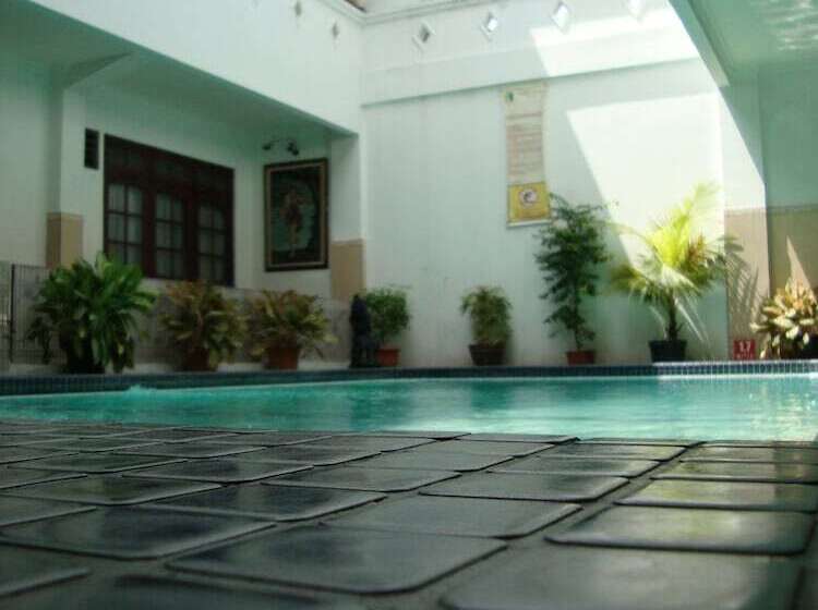 هتل Gloria Amanda