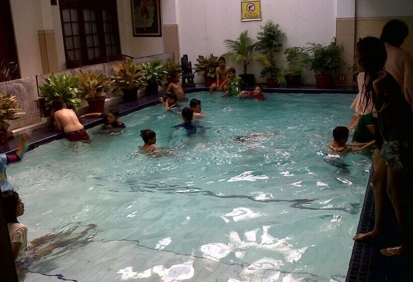 هتل Gloria Amanda