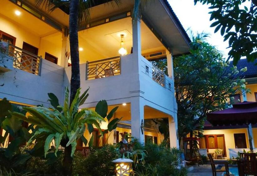 هتل Indah Palace Yogyakarta