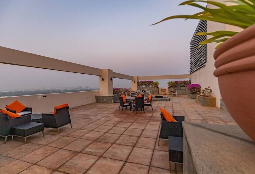 هتل Somerset Greenways Chennai