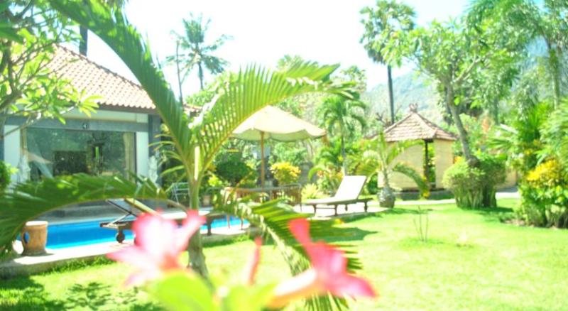 Отель Taman Selini Wahana Beach Resort