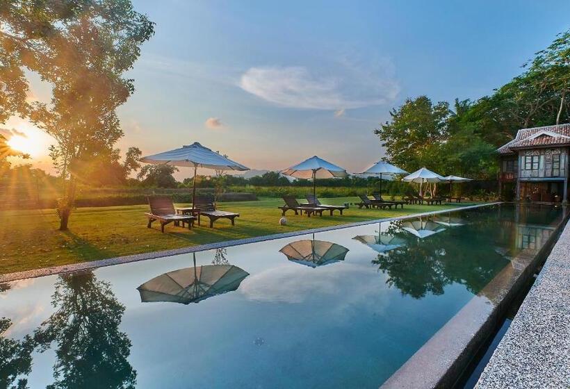 هتل Temple Tree Resort