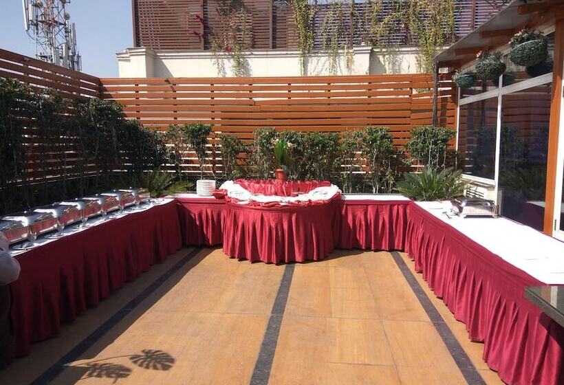 酒店 The Ashtan Sarovar Portico