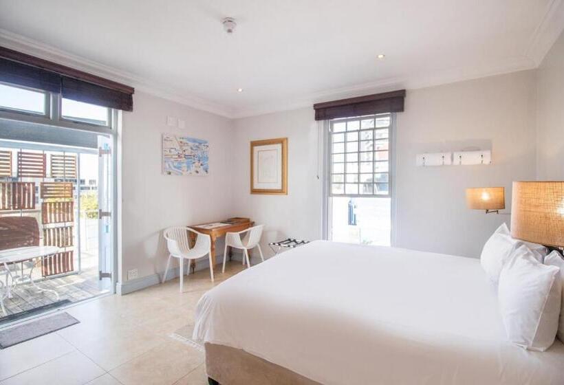 酒店 The Charles Cafe & Guesthouse