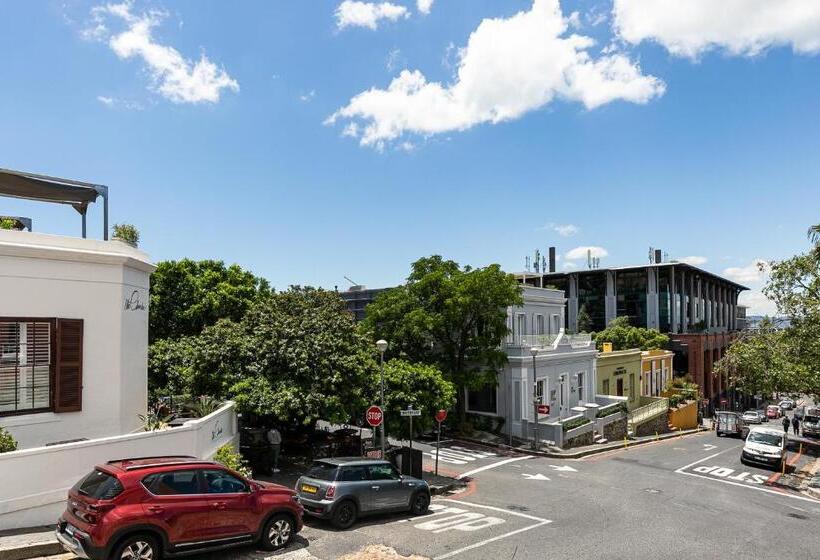 酒店 The Charles Cafe & Guesthouse