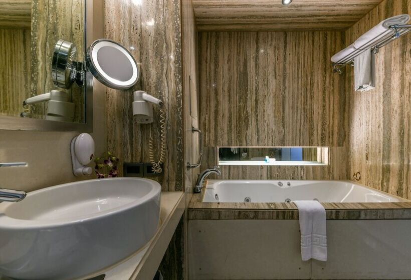 فندق The Regale  By Tunga