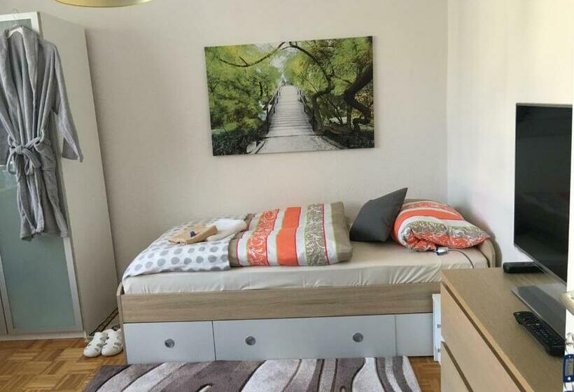 הוסטל Maggies Home Hannover
