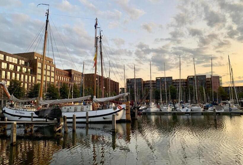 مبيت وإفطار Waterfront Studio