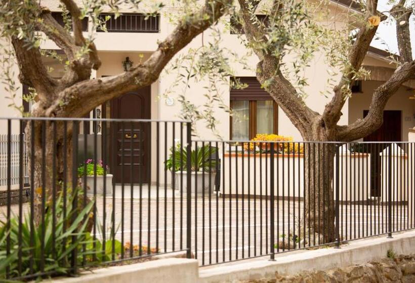 پانسیون Al Borgo Rooms