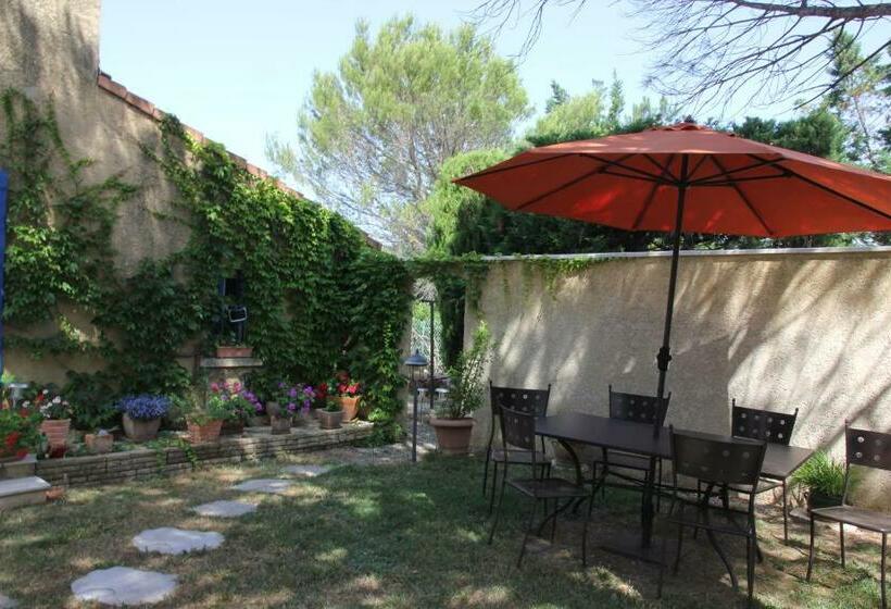Bed and Breakfast Entre Avignon Et Pont Du Gard