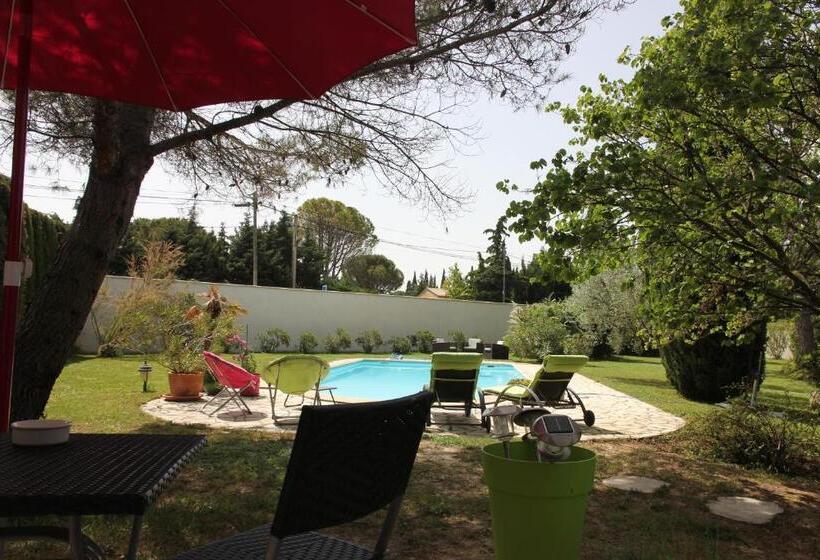 Bed and Breakfast Entre Avignon Et Pont Du Gard