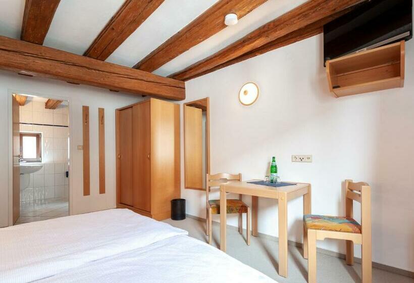 ベッドアンドブレックファースト Gästezimmer Im Weingut Wolf