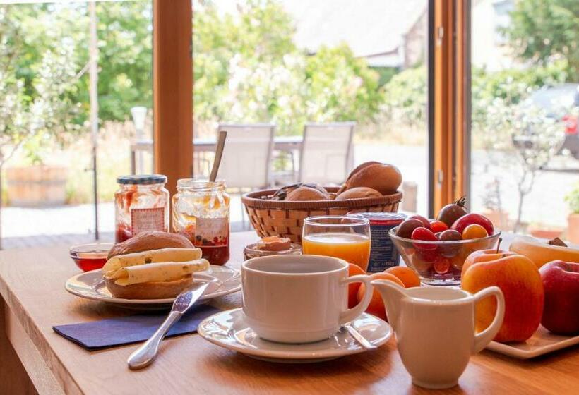 ベッドアンドブレックファースト Gästezimmer Im Weingut Wolf