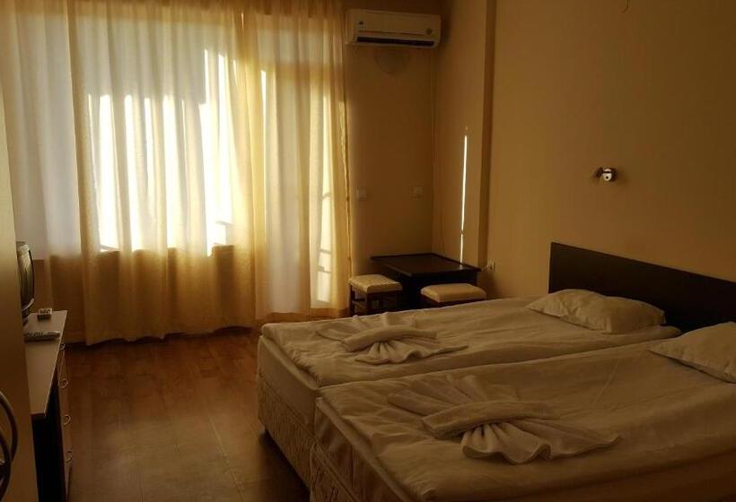 בית מלון כפרי Seasons 2