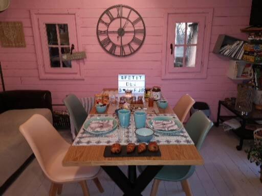 민박 Auxptitsbonheurs