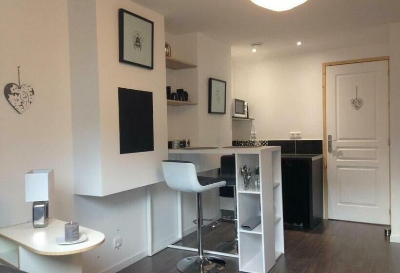 مبيت وإفطار Charles