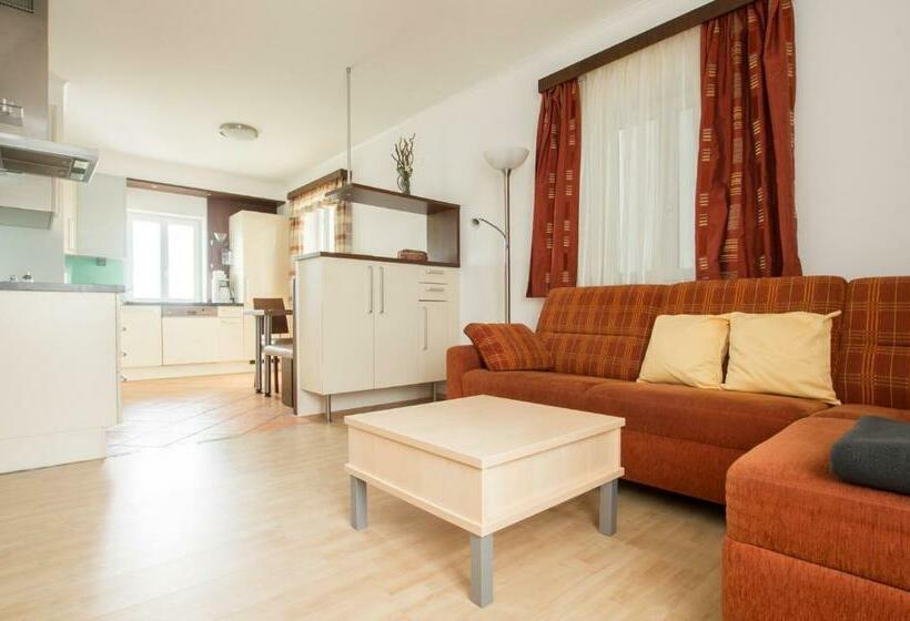 ホテル Ferienhof Neundlinger